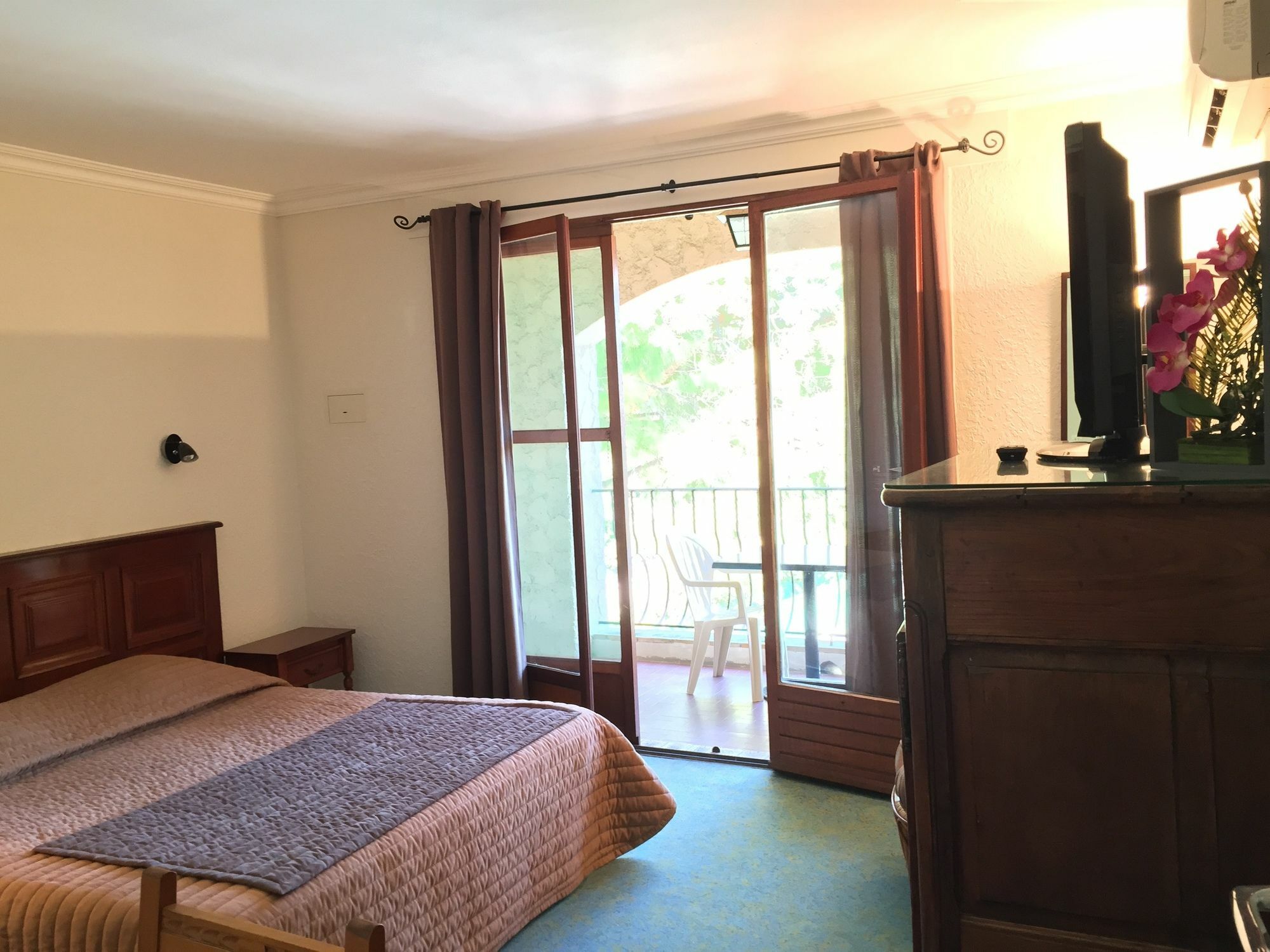 Castel Garoupe Hotell Antibes Eksteriør bilde